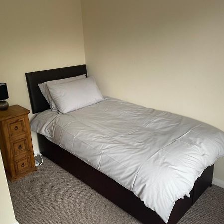 The Swallows Popular Location 3 Bedroom House Free Wi-Fi And Sky Tv In All Rooms Rough Close 외부 사진