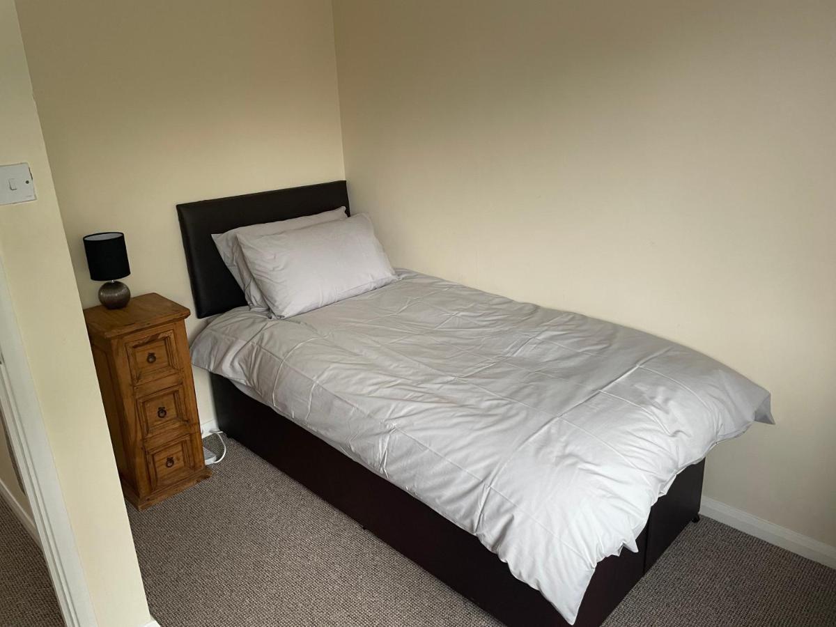 The Swallows Popular Location 3 Bedroom House Free Wi-Fi And Sky Tv In All Rooms Rough Close 외부 사진