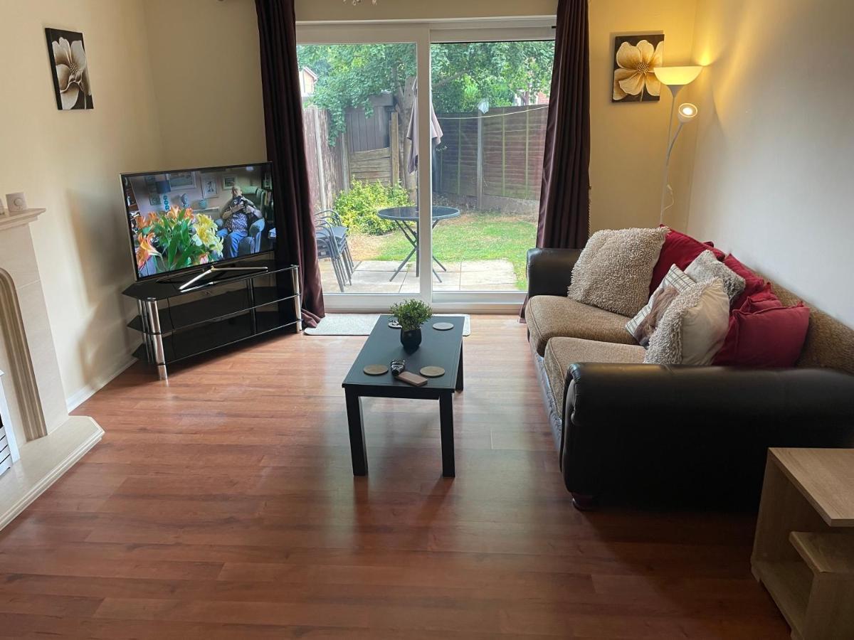The Swallows Popular Location 3 Bedroom House Free Wi-Fi And Sky Tv In All Rooms Rough Close 외부 사진